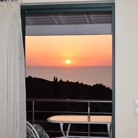 Thetis With Private Pool Where The Sunsets Fade Away