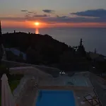 Thetis With Private Pool Where The Sunsets Fade Away Villa Áyios Nikítas