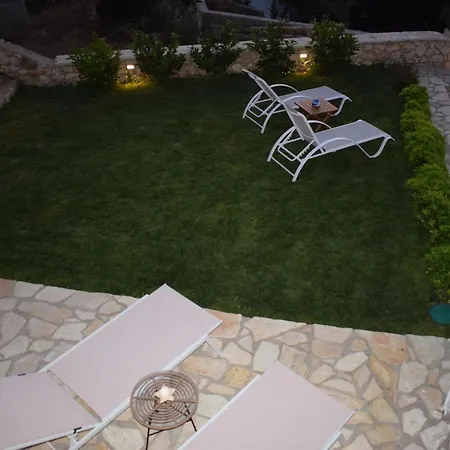 Thetis With Private Pool Where The Sunsets Fade Away Vilă *