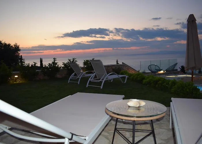 Thetis With Private Pool Where The Sunsets Fade Away *