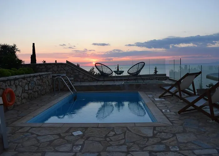 Thetis With Private Pool Where The Sunsets Fade Away *